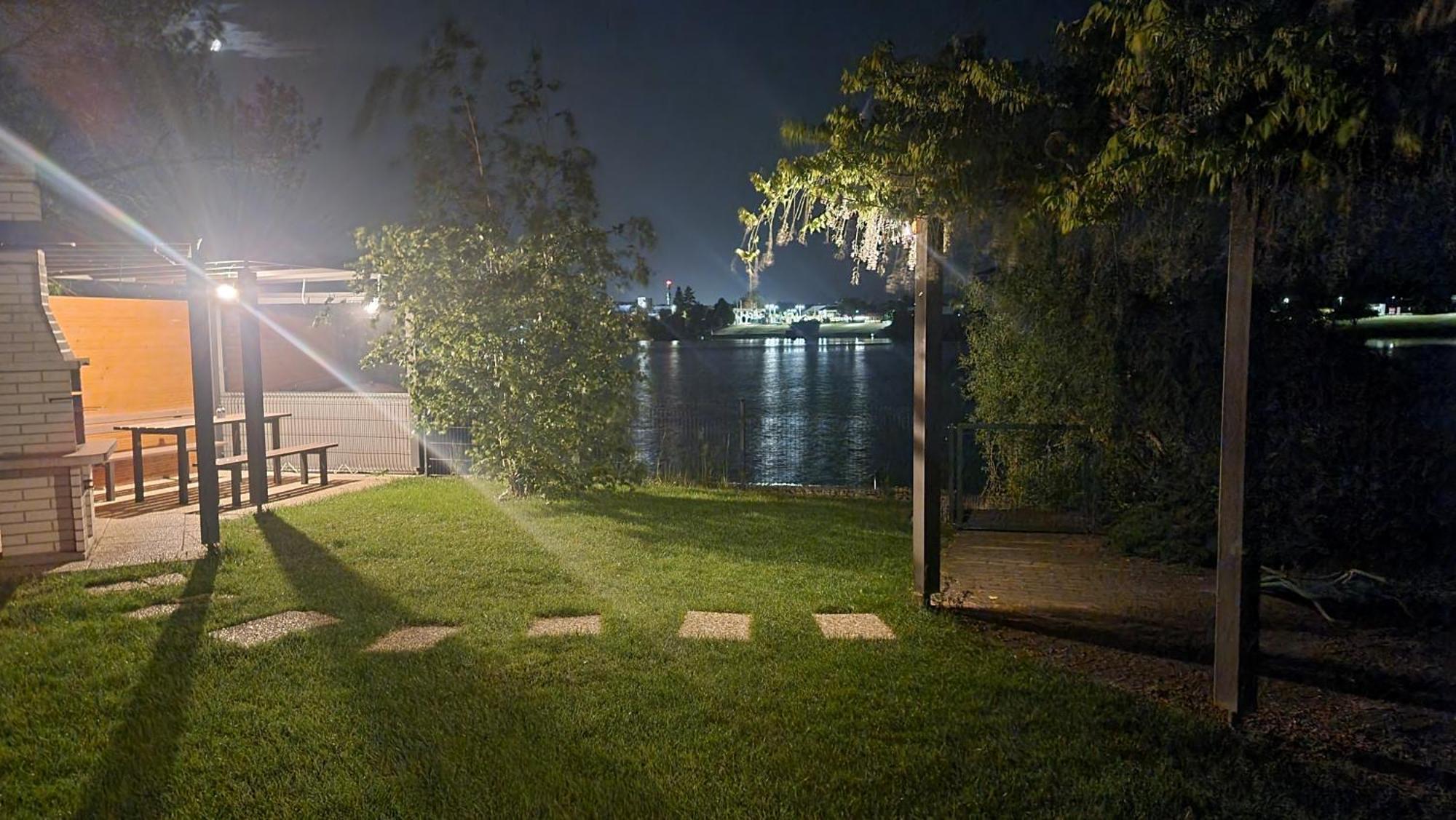 Topsenec-Lakeside Home Exterior photo